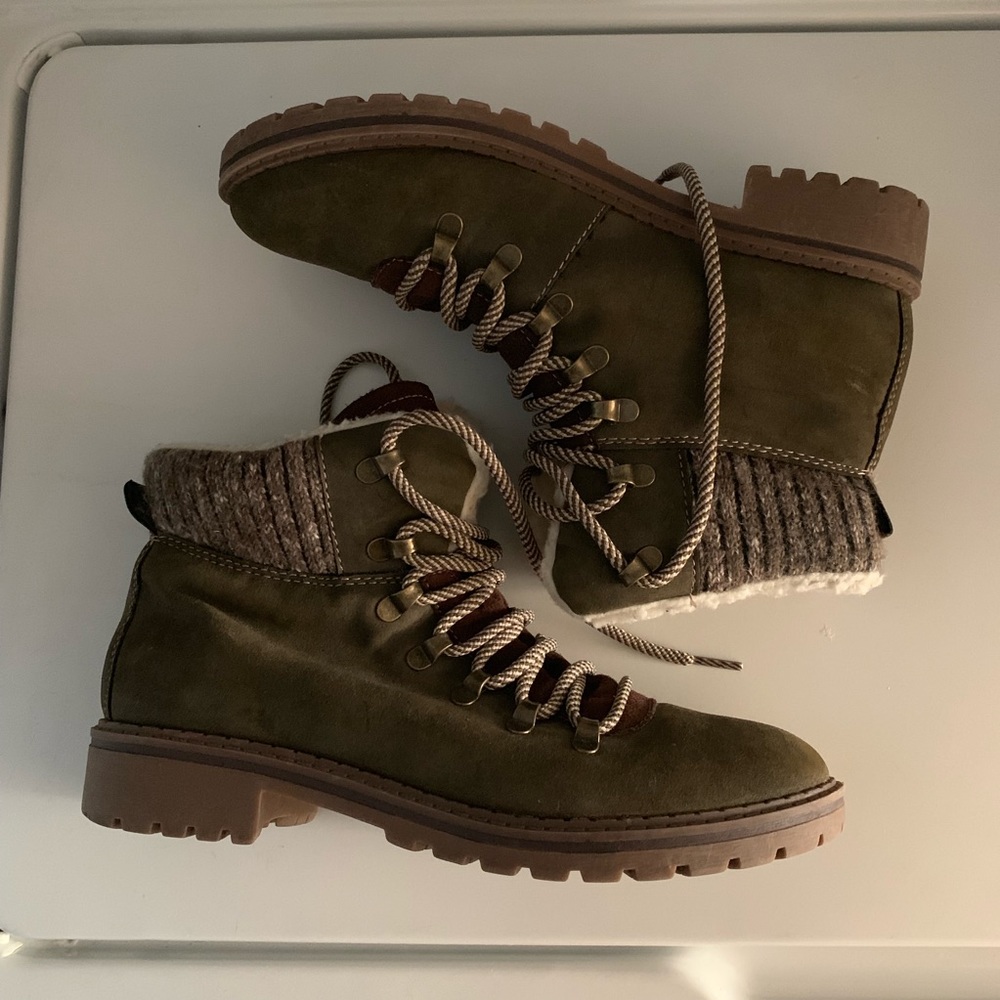 Mossimo Sherpa lined Hiking Boots
